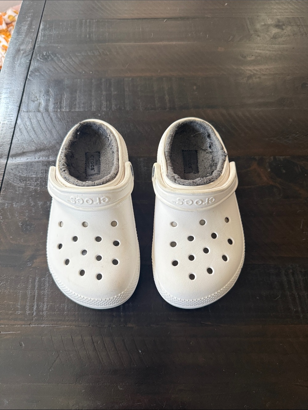 CROCS  Classic Clog with Grey Fleece Lining - White